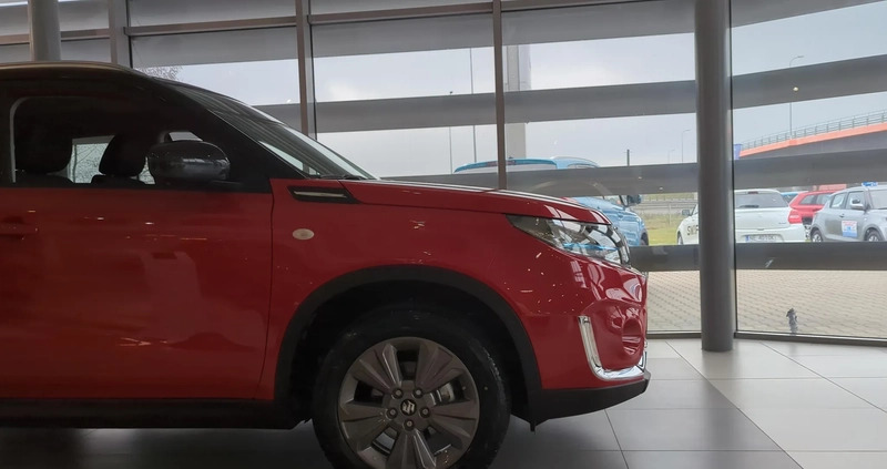 Suzuki Vitara cena 102590 przebieg: 5, rok produkcji 2023 z Trzciel małe 631